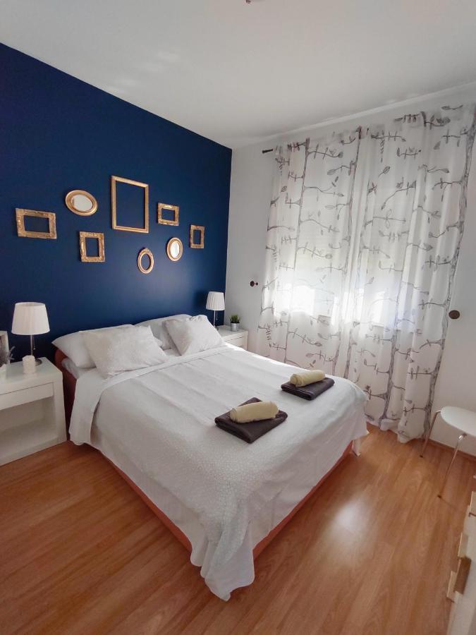 Apartments Karla I Ivano Мандре Екстер'єр фото