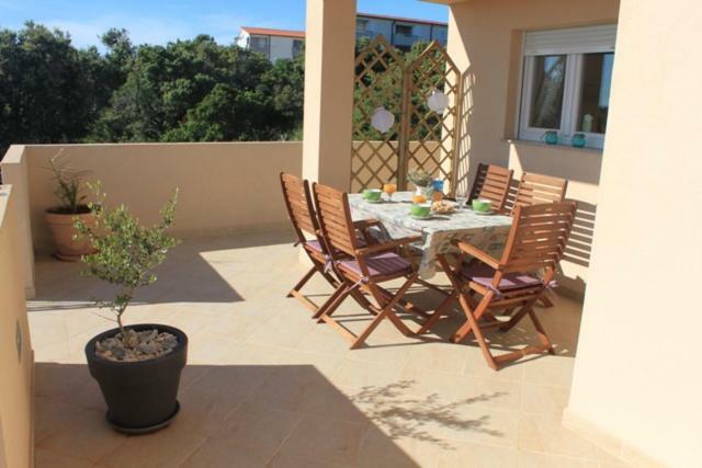 Apartments Karla I Ivano Мандре Екстер'єр фото