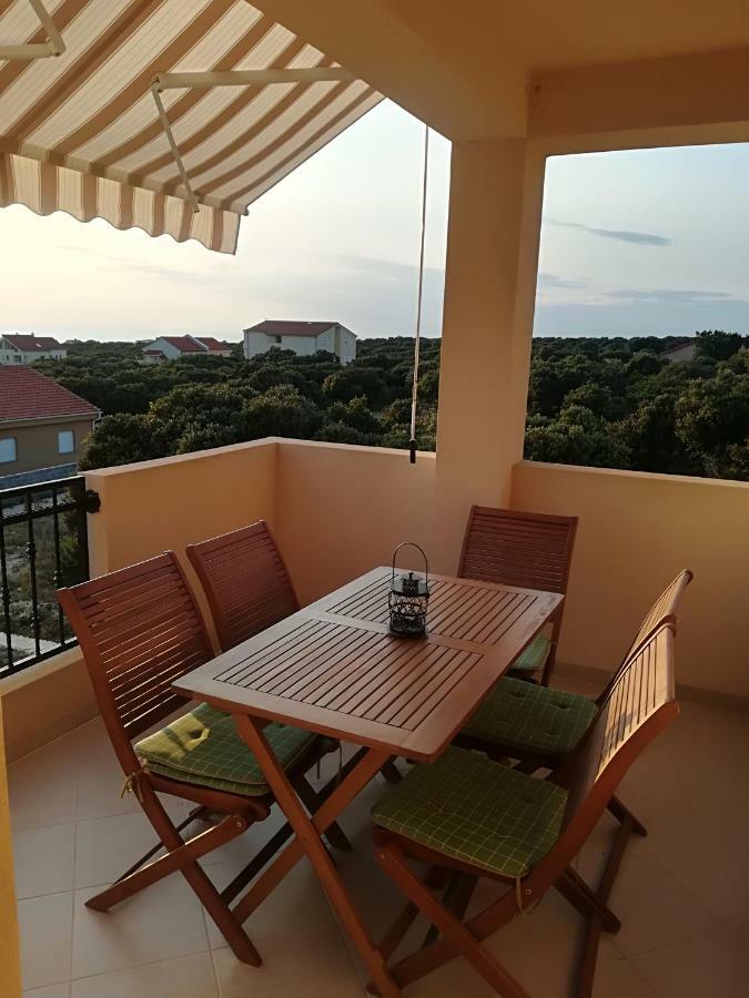 Apartments Karla I Ivano Мандре Екстер'єр фото